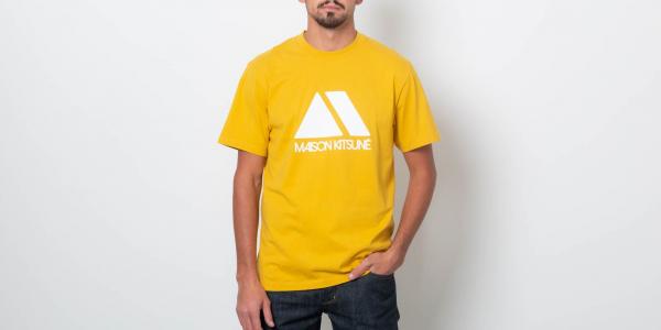 MAISON KITSUNÉ Triangle Tee Mustard