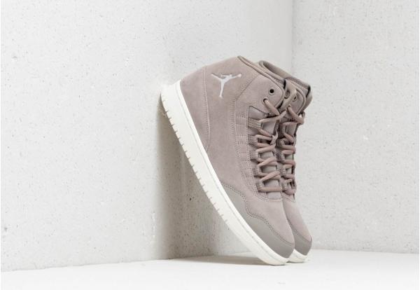 Jordan Executive Light Taupe/ Metallic Silver