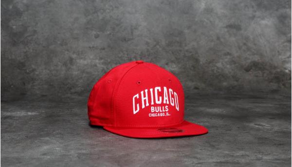 New Era 9Fifty Felt Script Chicago Bulls Cap Scarlet