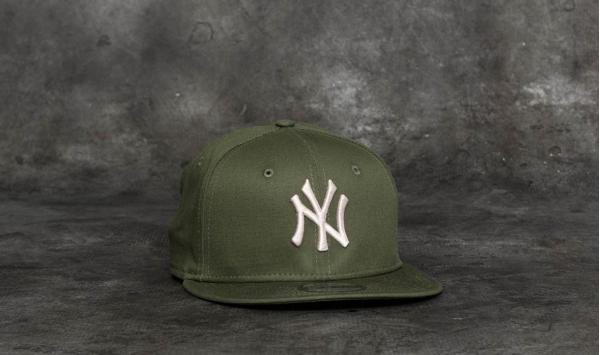 New Era 9Fifty League Essential New York Yankees Cap Olive/ Satin