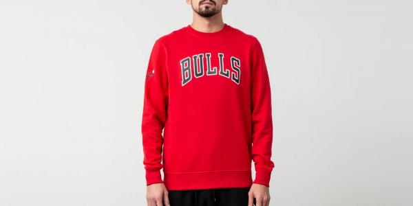 New Era NBA Team Apparel Crewneck Chicago Bulls Front Door Red
