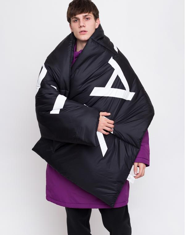Loreak Padded Logo Black