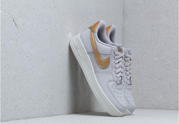Nike Wmn's Air Force1 '07 Metallic Vast Grey/ Metallic Gold