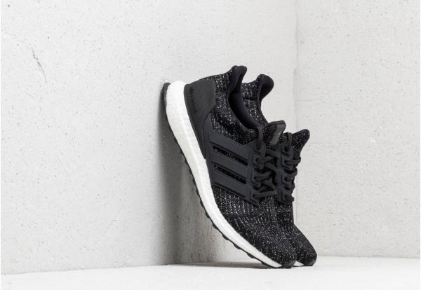 adidas UltraBOOST Core Black/ Core Black/ Ftw White