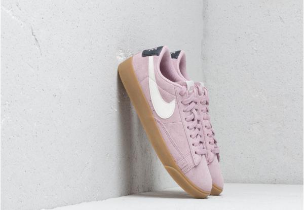 Nike W Blazer Low Sd Plum Chalk/ Sail-Oil Grey-Gum Light Brown