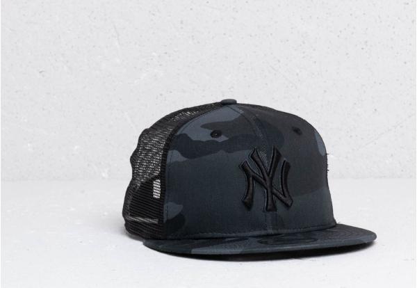 New Era 9Fifty MLB Essential New York Yankees Trucker Cap Camo/ Black
