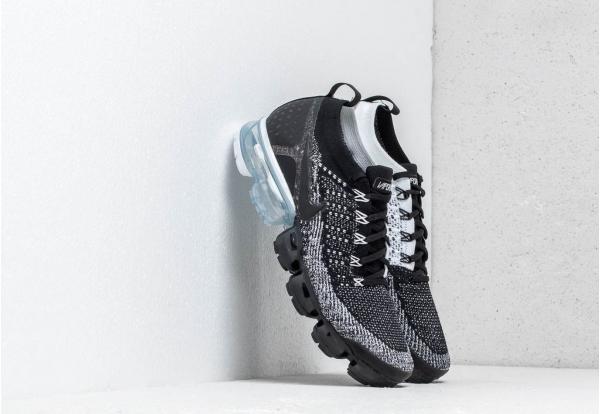 Nike Air Vapormax Flyknit 2 Black/ Black-White