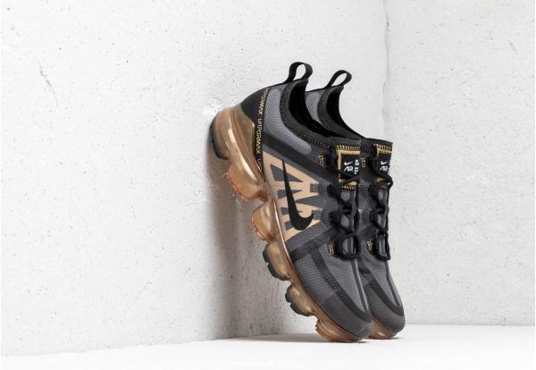 Nike Air Vapormax 2019 Black/ Black-Metallic Gold
