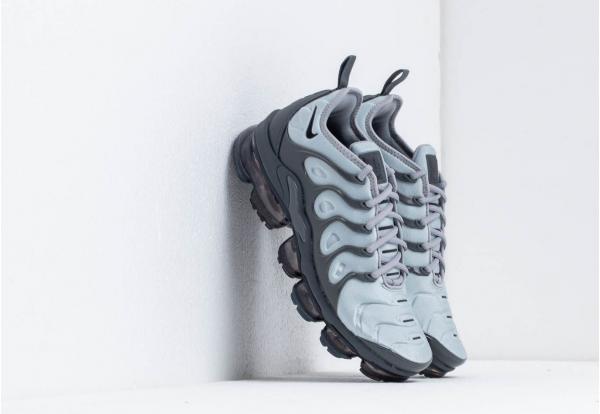 Nike Air Vapormax Plus Wolf Grey/ Black-Dark Grey