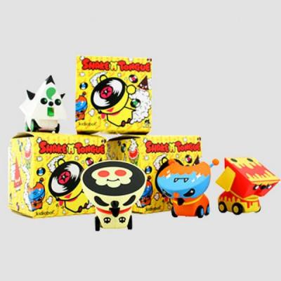 Kidrobot Shake-a-tongue car mini series