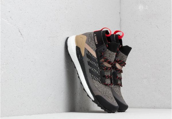 adidas Consortium Terrex Free Hiker Core Black/ Core Black/ Shock Red