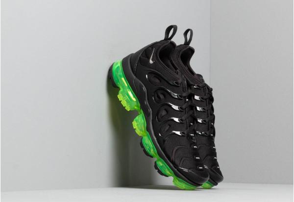 Nike Air Vapormax Plus Black/ Reflect Silver-Volt