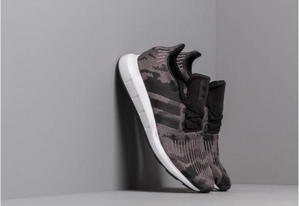 adidas Swift Run Core Black/ Core Black/ Ftw White