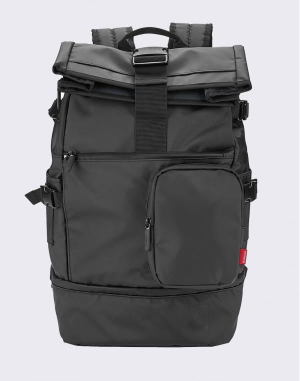 Nixon Shores All Black