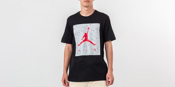 Jordan Poolside Shortsleeve Crew Black/ Light Smoke Grey/ Gym Red