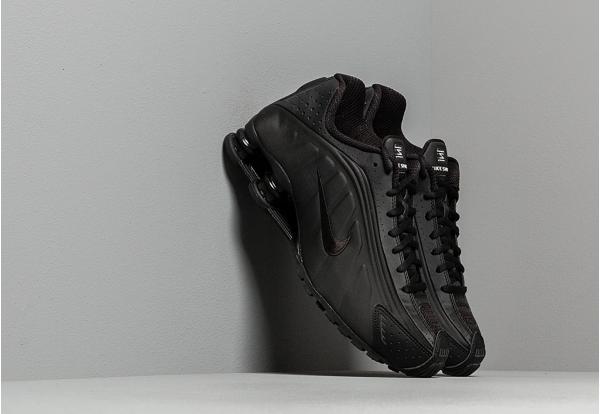 Nike Shox R4 Black/ Black-Black-White