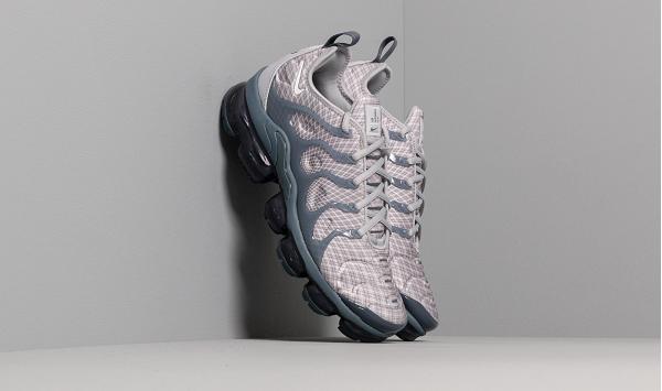 air vapormax plus cool grey team orange
