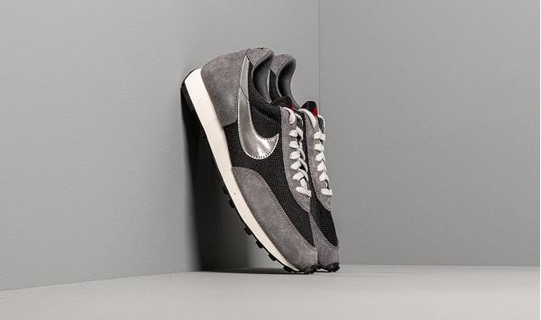 Nike Dbreak Sp Black/ Metallic Silver-Dark Grey