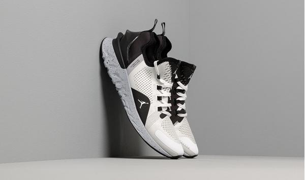 Jordan React Havoc White/ White-Black-Wolf Grey