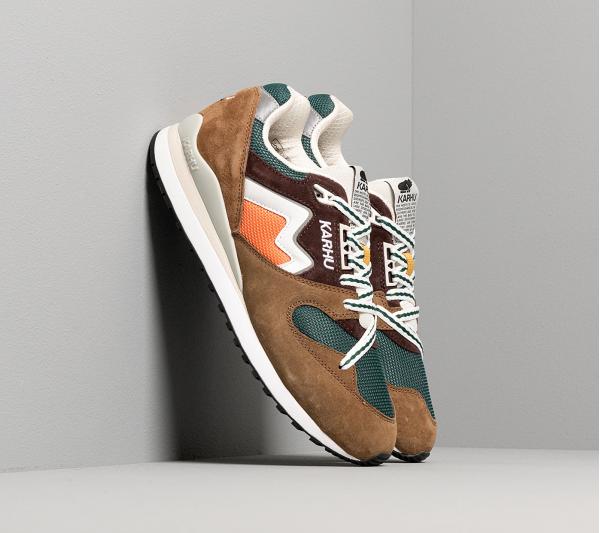 Karhu Synchron Classic Tapenade/ White