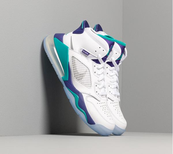 Jordan Mars 270 White/ Reflect Silver-New Emerald