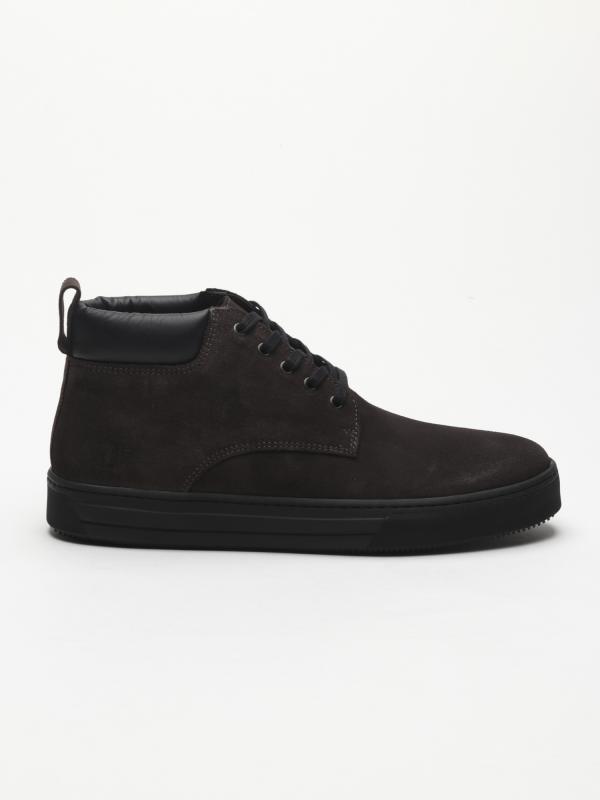 Boty Trussardi Desert Boot Suede Logo Embossed Černá