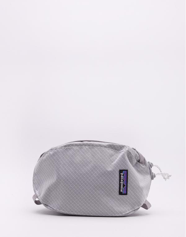 Patagonia Black Hole Cube - Small Birch White