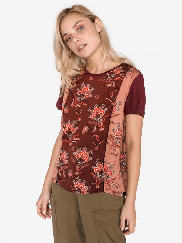 Top Scotch & Soda Červená
