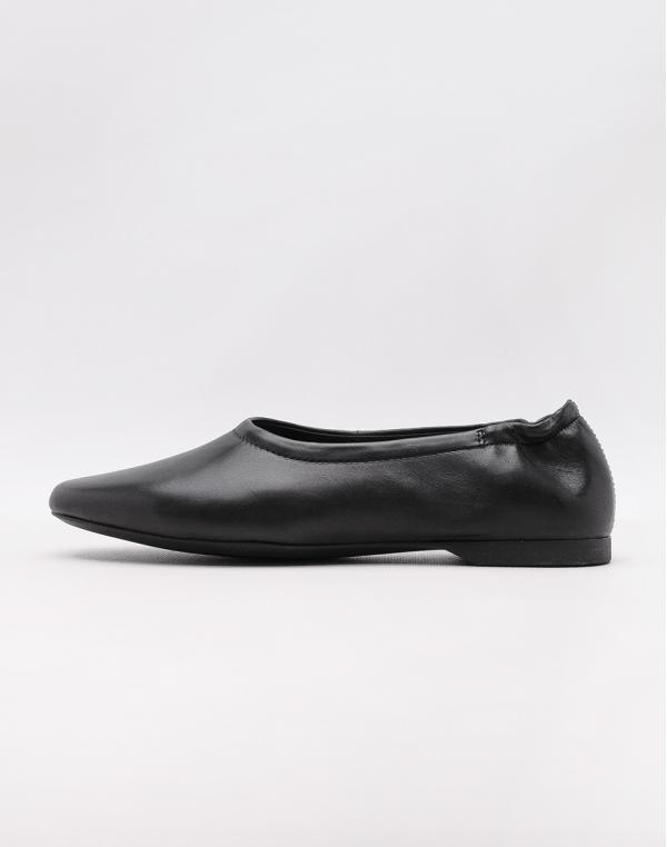 Vagabond Maddie Black 39