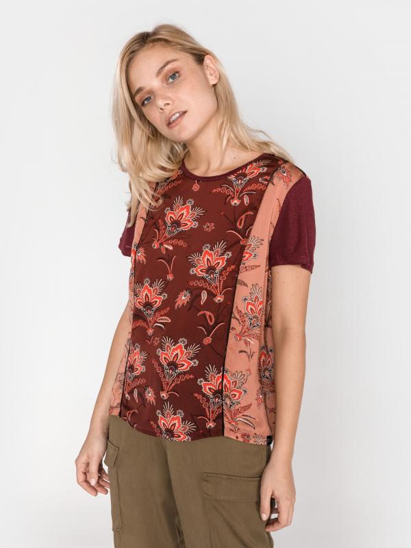 Top Scotch & Soda Červená