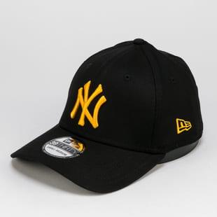 New Era 3930 MLB League Essential NY černá L-XL