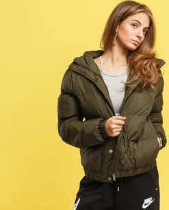 Urban Classics Ladies Hooded Puffer Jacket tmavě olivová