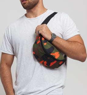 Urban Classics Camo Hip Bag camo zelená / oranžová