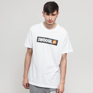 Nike M NSW Tee Swoosh BPR STKR bílé