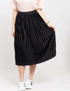 Urban Classics Ladies Velvet Plisse Skirt černá