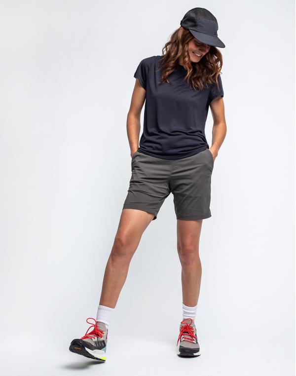 Houdini Sportswear W's Wadi Shorts baremark green XS