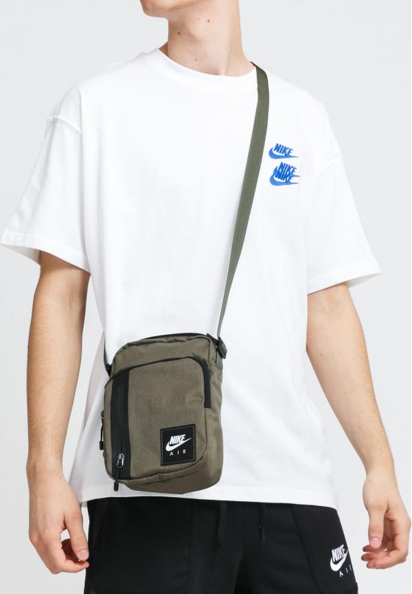 Nike NK Tech Small Items - NK Air tmavě olivová