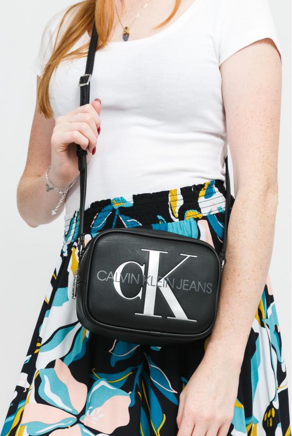 CALVIN KLEIN JEANS Sculpted Camera Bag černá