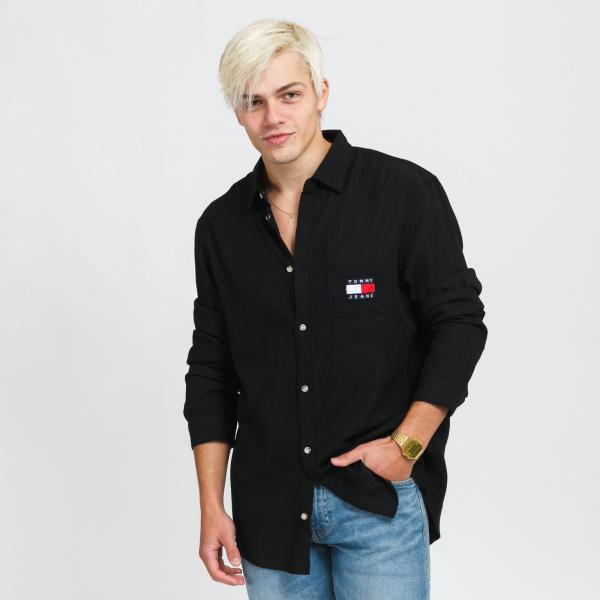 TOMMY JEANS M Tencel Badge Shirt černá