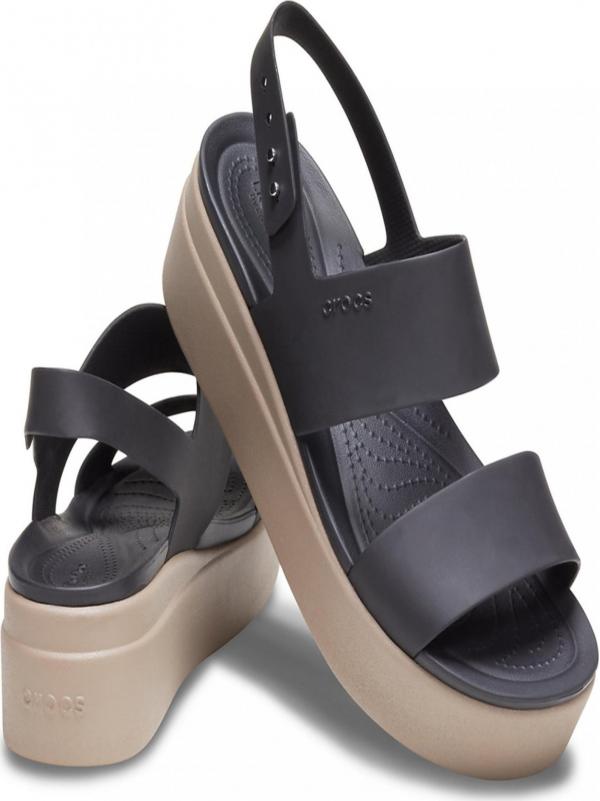 Brooklyn Low Wedge W Black/Mushroom Sandále Crocs