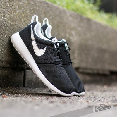 Nike Roshe One (GS) Black/ Metallic Silver/ White-White
