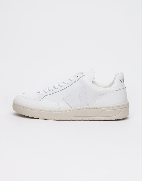 Veja V-12 Extra White 37