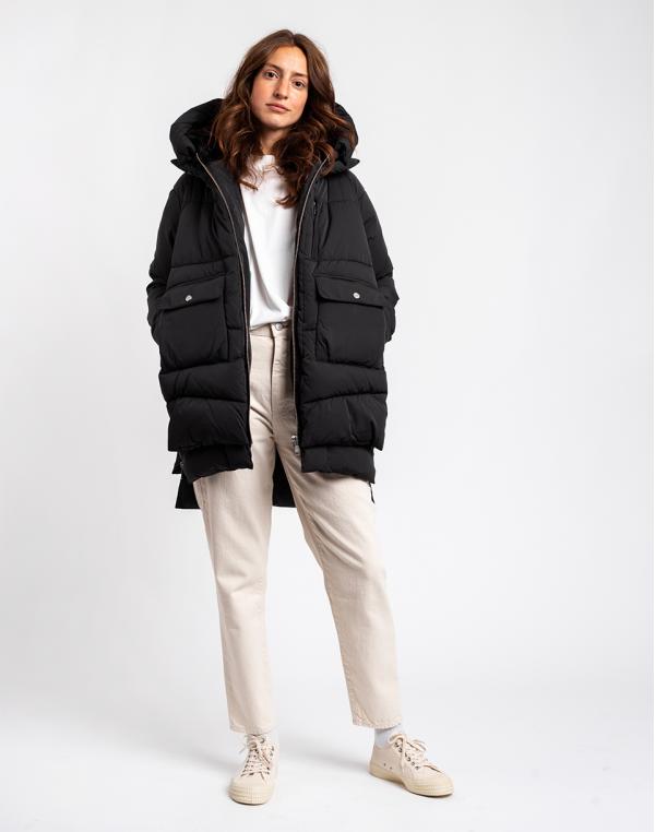 Embassy of Bricks and Logs Lyndon Puffer Jacket Black M