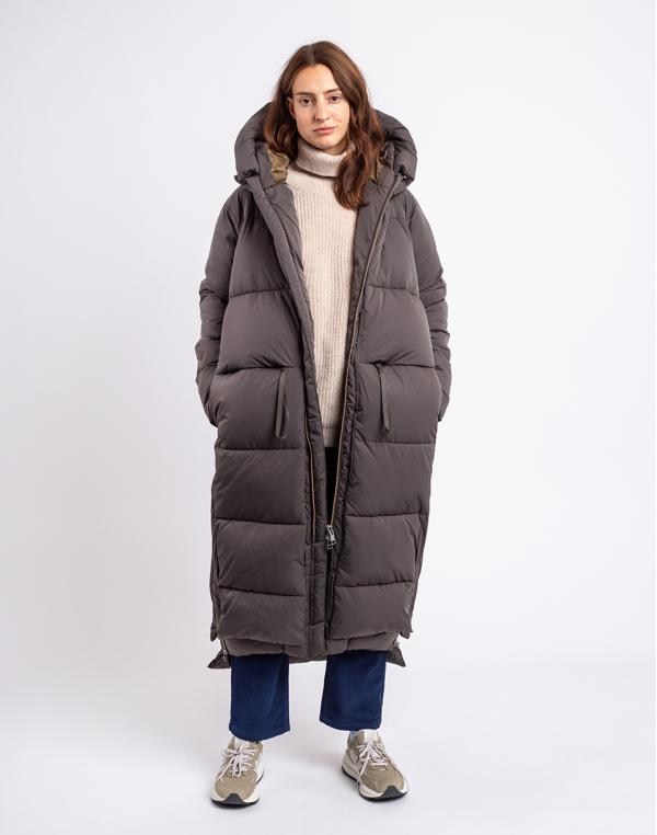 Embassy of Bricks and Logs Lourdes Puffer Coat Black olive M