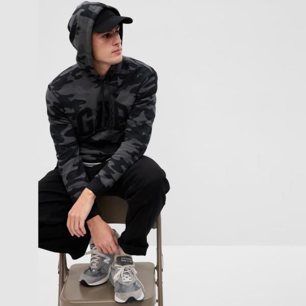 Mikina GAP Core Arch Po Hoodie Black Camo M