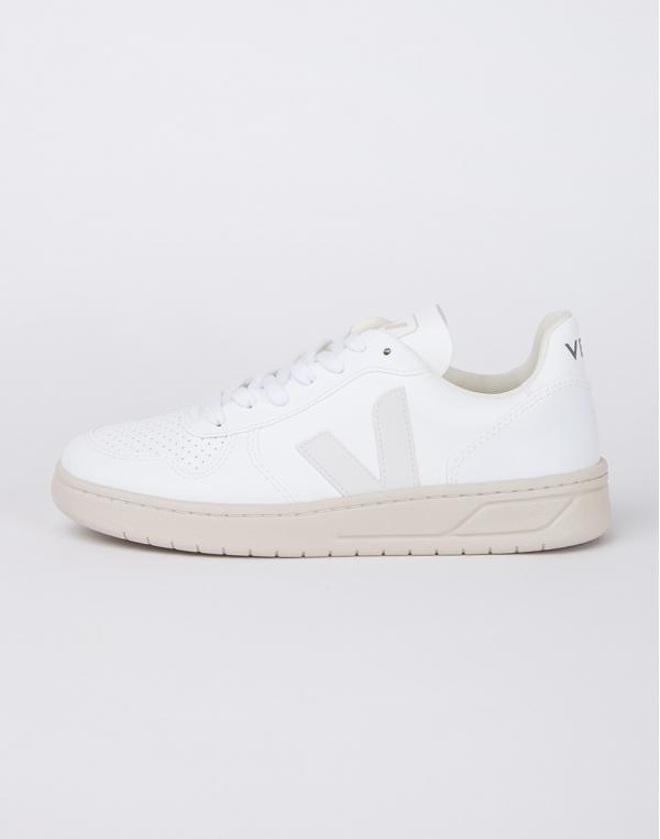 Veja V-10 Full White 36