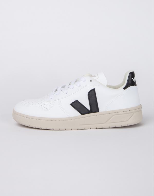 Veja V-10 White Black 36