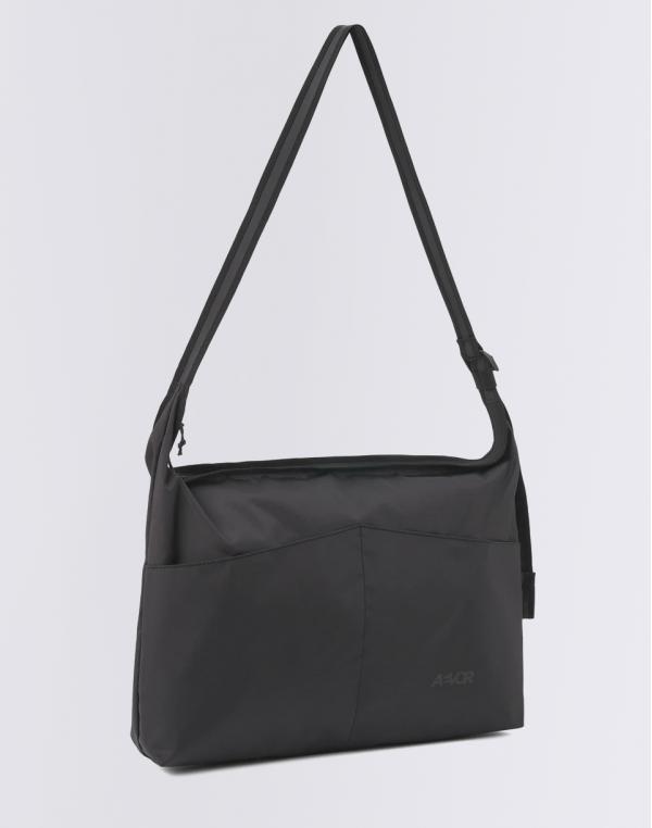 Aevor Shoulder Bag Light Large Ripstop Black