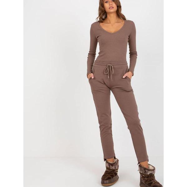 Tepláky Relevance model 191231 Brown S/M