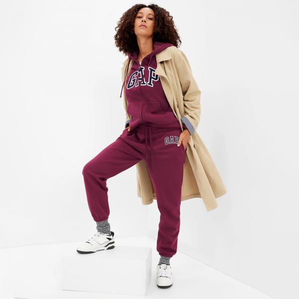 Tepláky GAP Logo Jogger Sweatpants Ruby Wine S